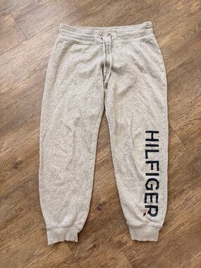 Tommy Hilfiger Light Gray Fleece-Lined Sweatpants with Logo